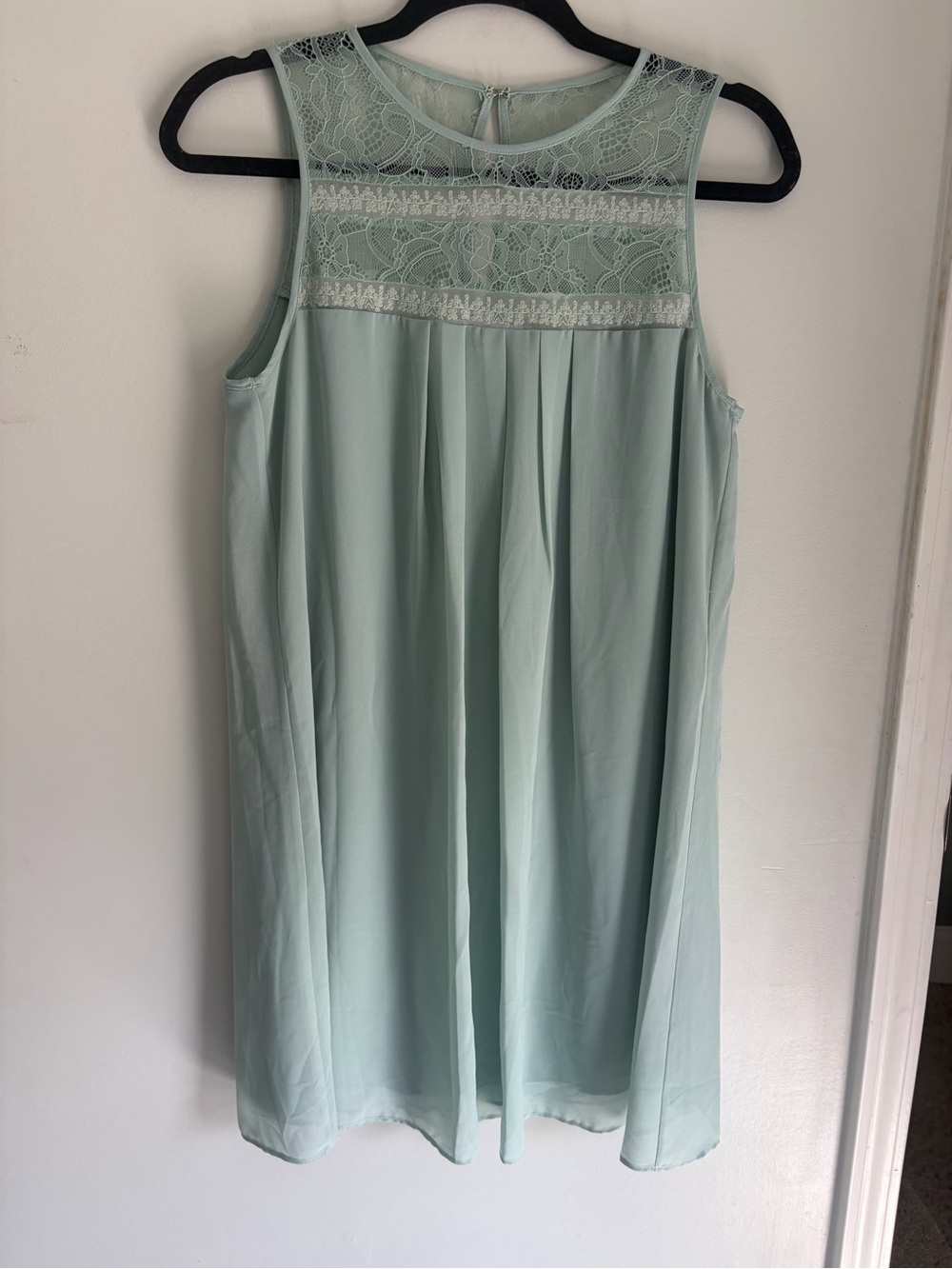 BCBGeneration Lace-Trim Whimsical Fairy Garden Summer Dress in Soft Mint Green S